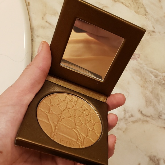 Tarte Park Avenue Princess bronzer. - Picture 2 of 2